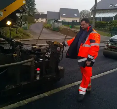 chauffeur de finisseur indépendant La Roche-sur-Yon-1