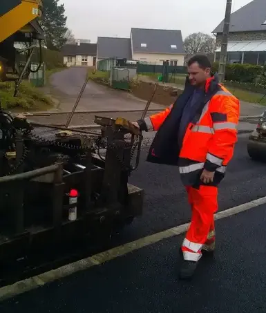 réglage de tables de finisseurs Le Mans-1